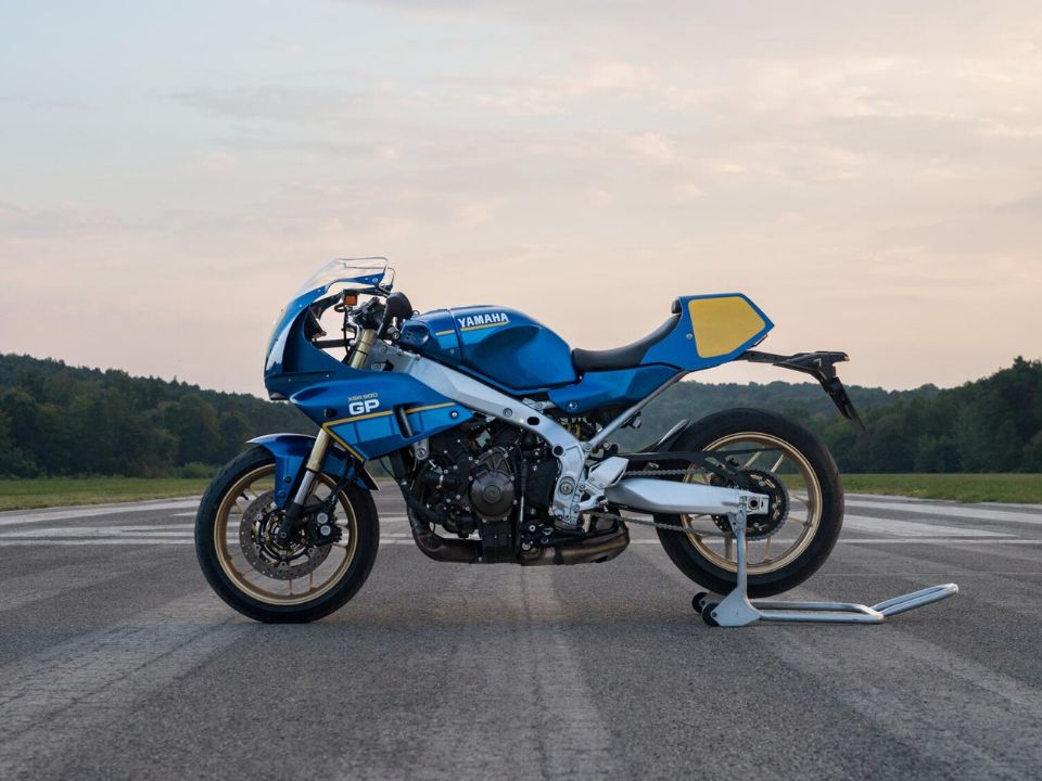 Yamaha�XSR900 GP 2027 - lateral