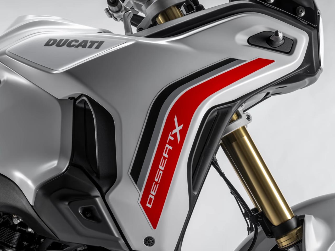 Ducati�DesertX 2026 - lateral