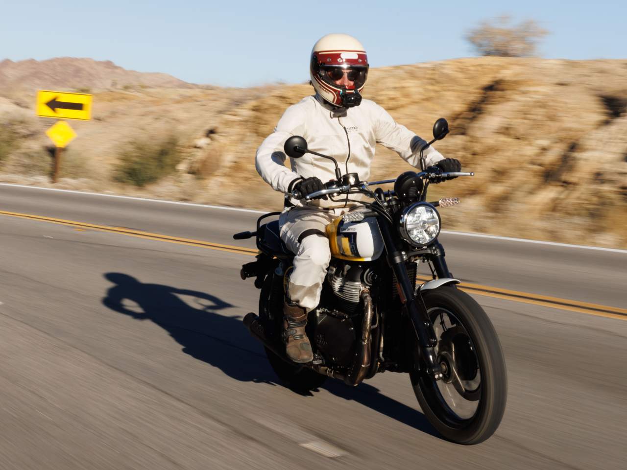 Royal Enfield�Bear 650 2026 - 3/4 frente