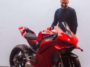 Panigale V4