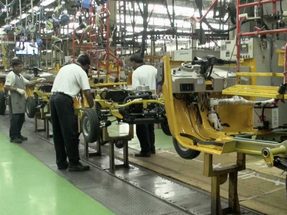 Linha de produção de veículos de três rodas Bajaj Índia