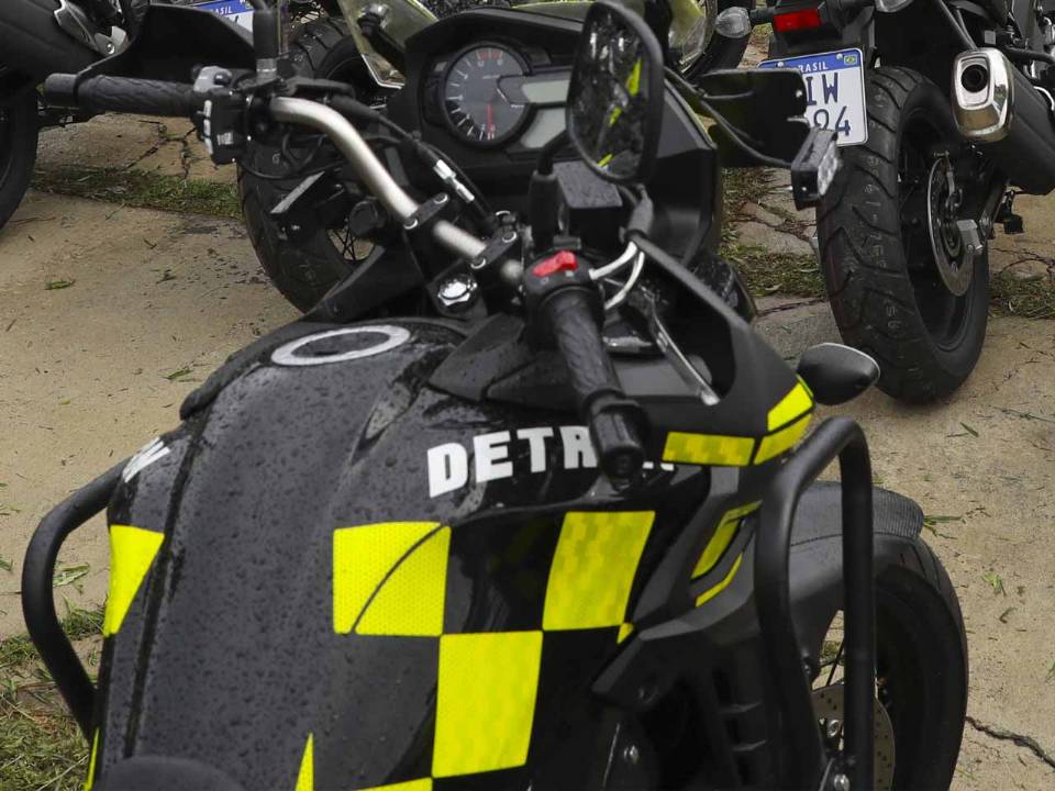 Suzuki V-Strom 650XT - Detran-DF