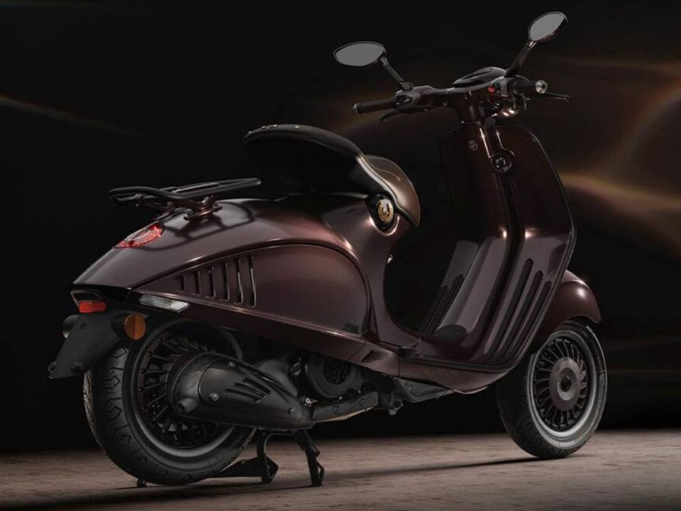 Vespa 946 Horse 2026