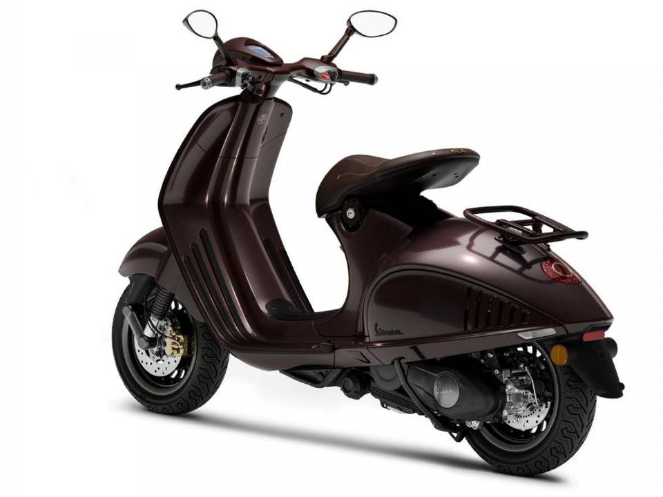 Vespa 946 Horse 2026