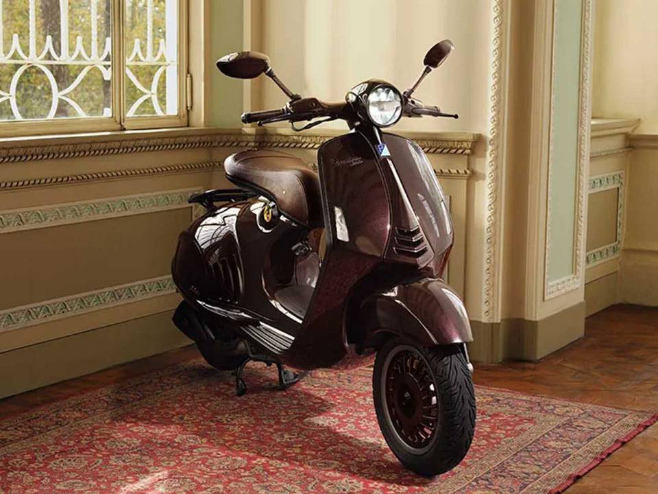Vespa 946 Horse 2026