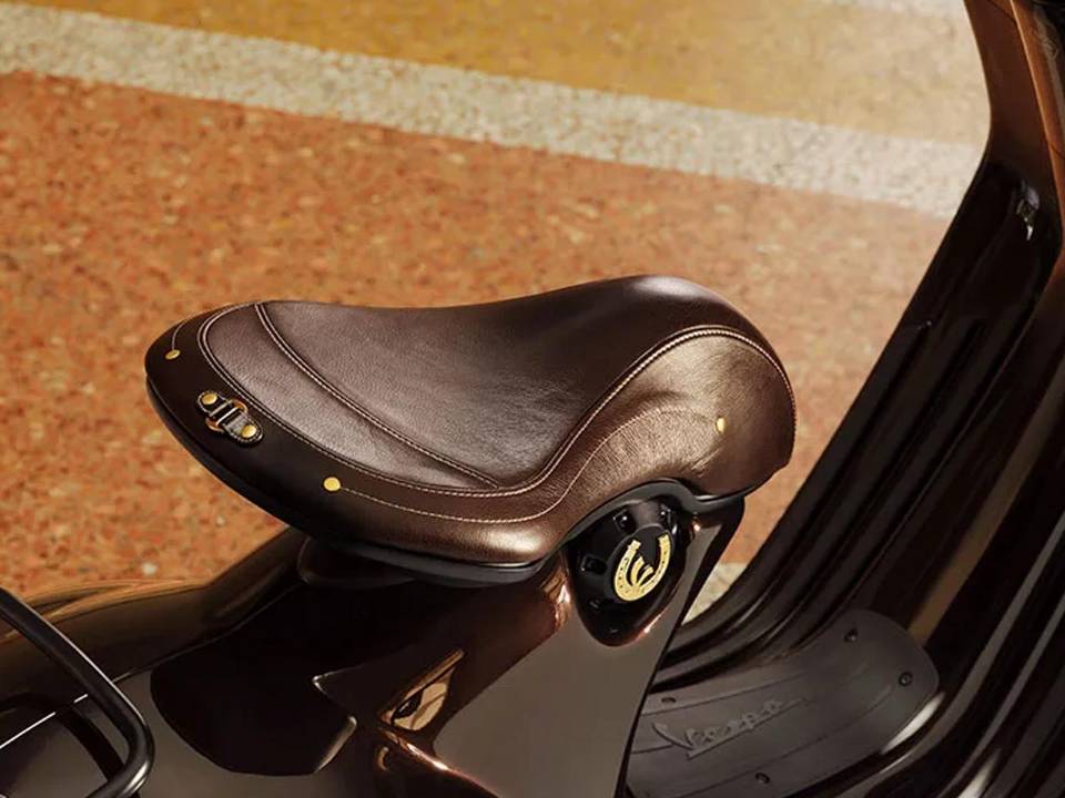 Vespa 946 Horse