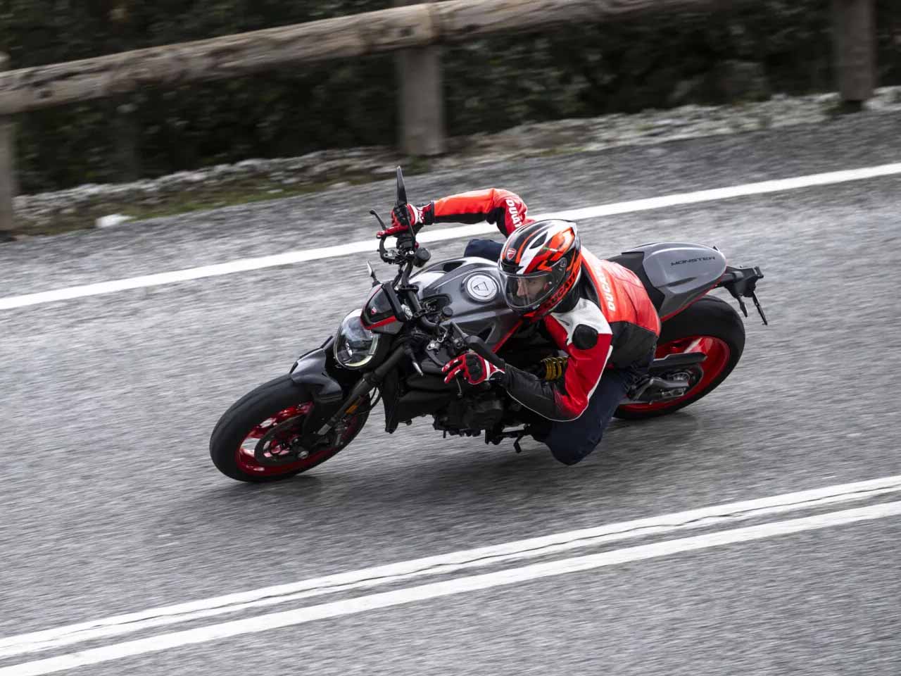 Ducati�Monster 2026 - lateral