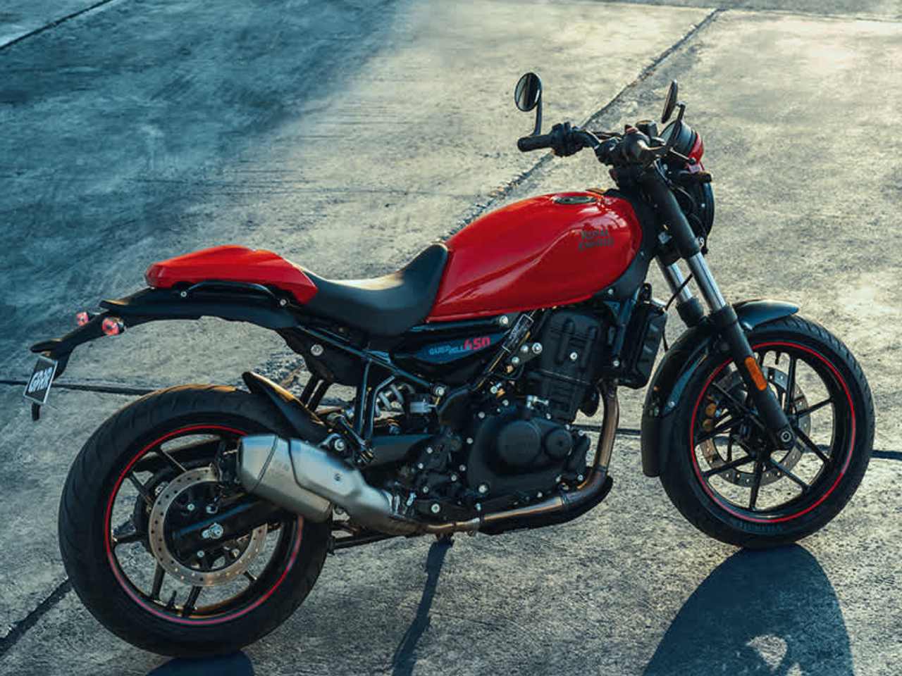 Royal Enfield�Guerrilla 450 2026 - 3/4 traseira