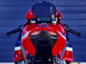 CBR 1000RR-R