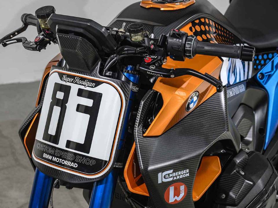 BMW R1300 R Superhooligan