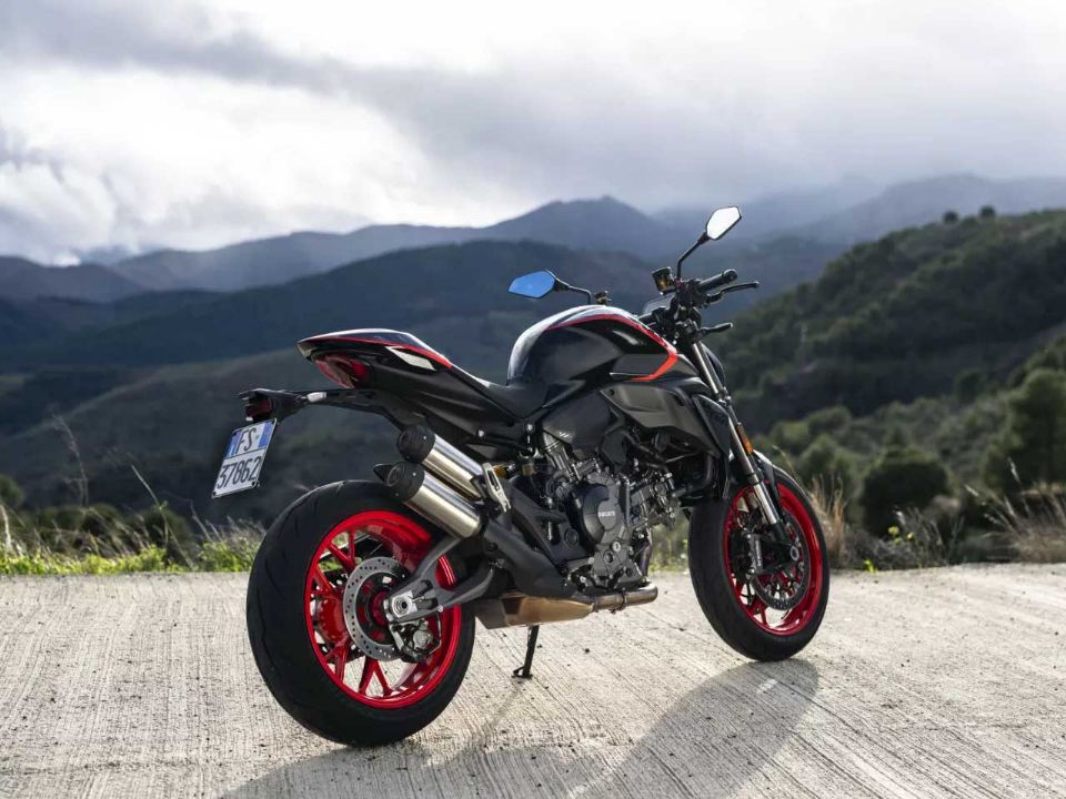 Ducati�Monster 2026 - 3/4 traseira