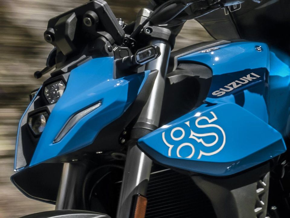 Suzuki�GSX-8S 2026 - lateral