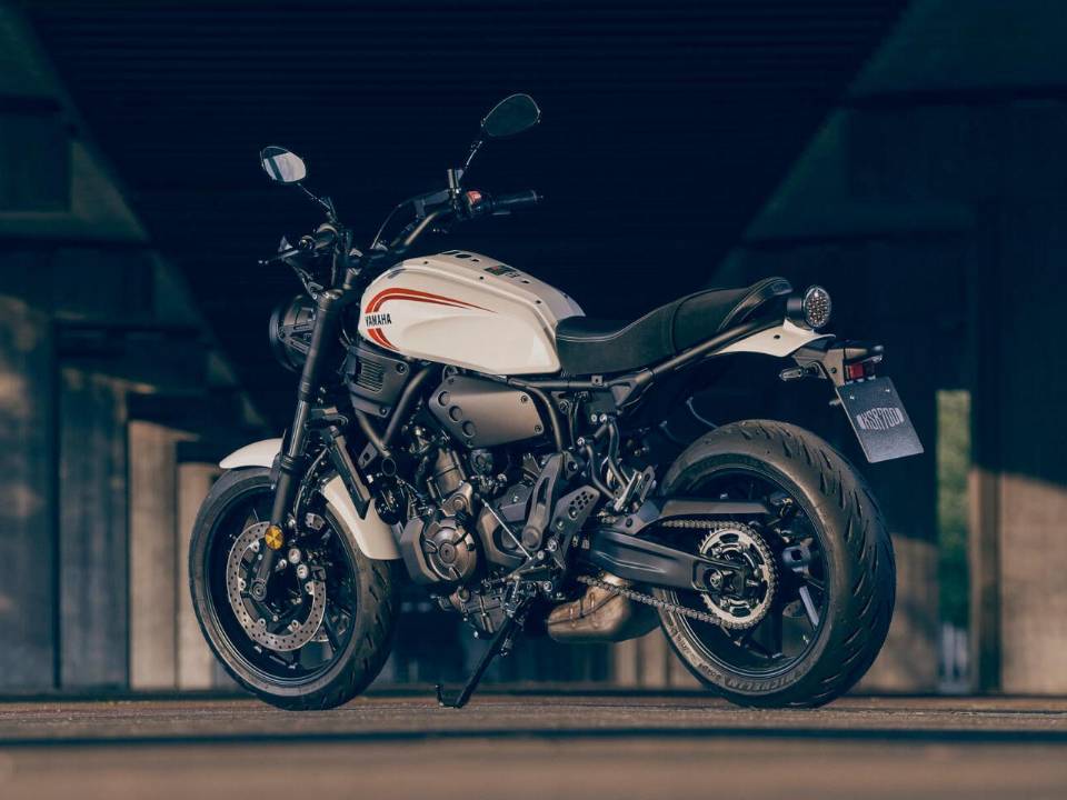 Yamaha XSR700 2025