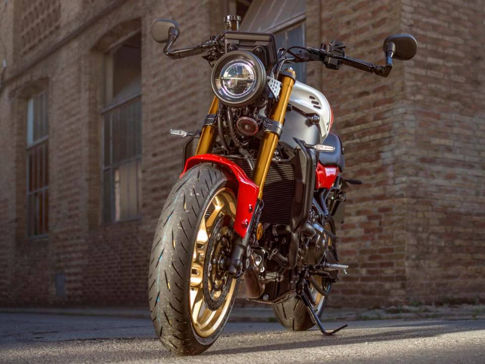 Yamaha XSR900 2025