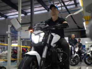 Bajaj supera 60 mil motos produzidas e anivers�rio da f�brica de Manaus
