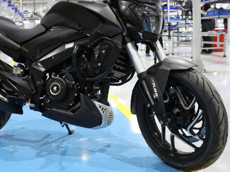 Bajaj adota pneus Pirelli em todas motos montadas no Brasil