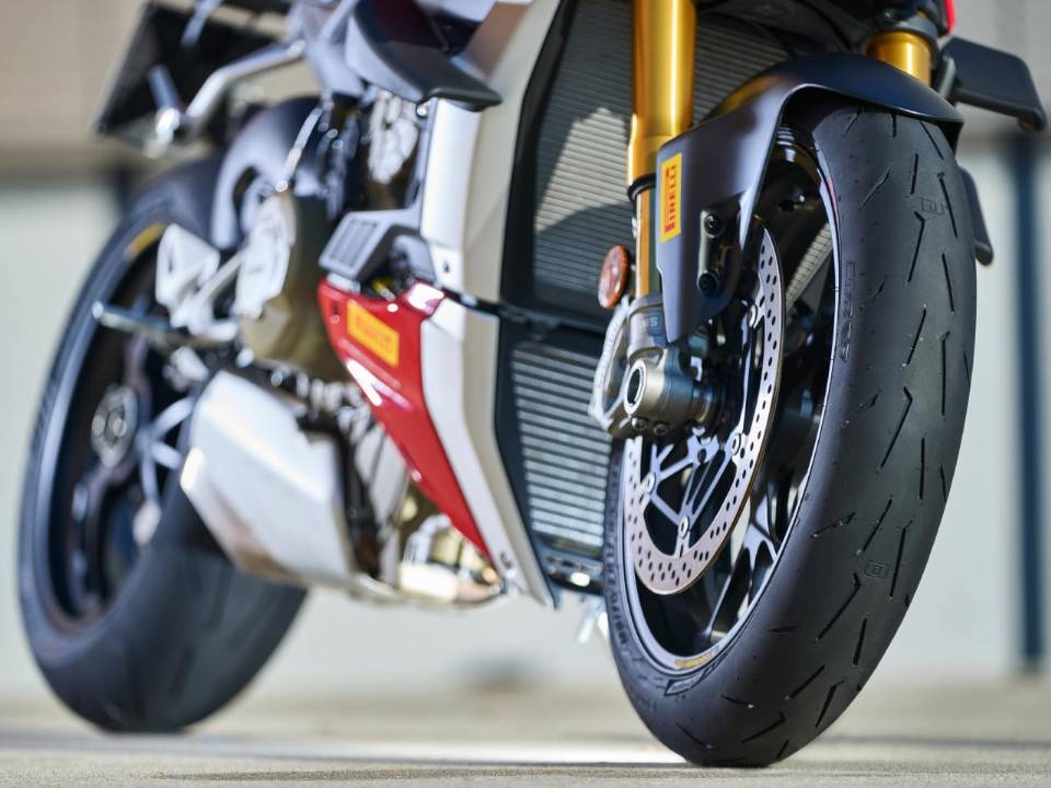 Pirelli Diablo Rosso IV Corsa