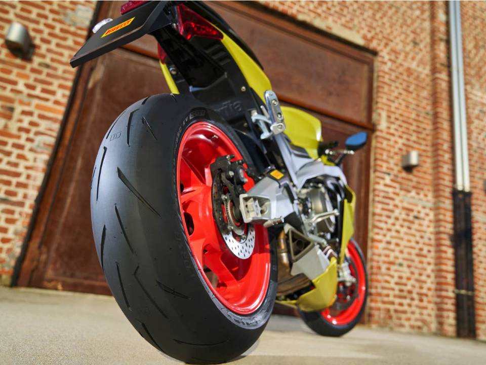 Pirelli Diablo Rosso IV Corsa