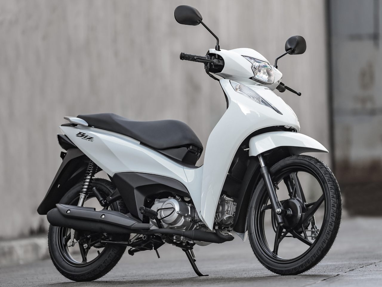 Honda�Biz 125 2027 - 3/4 frente