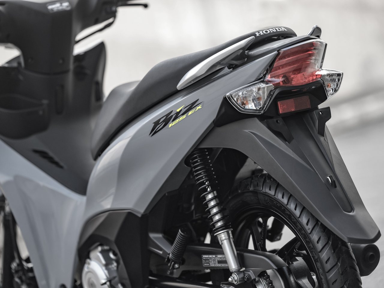 Honda�Biz 125 2027 - traseira