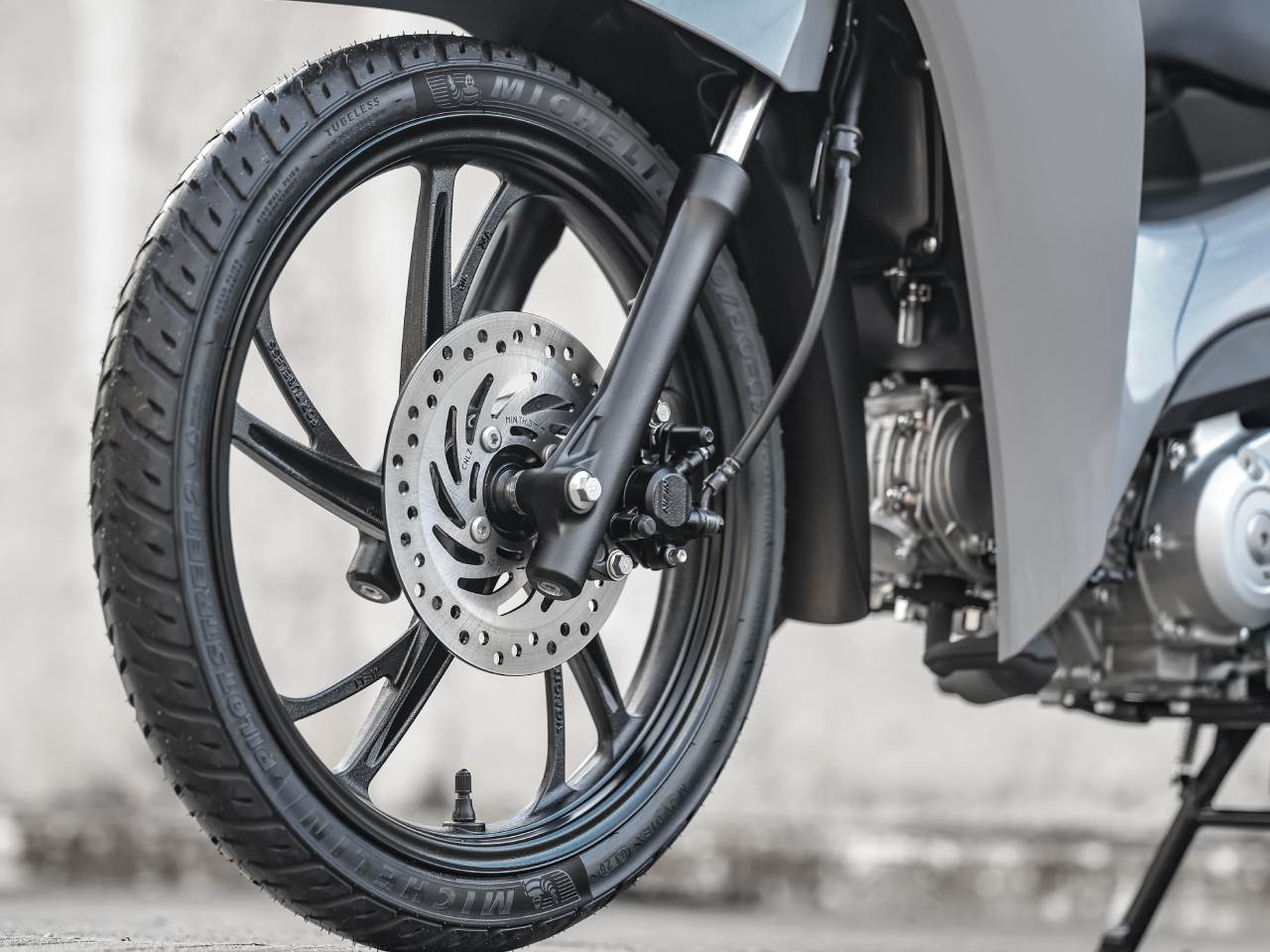 Honda�Biz 125 2027 - 3/4 frente