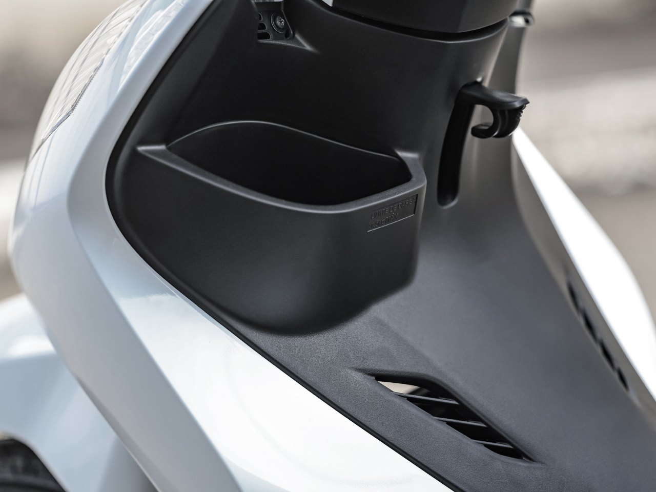 Honda�Biz 125 2027 - escapamentos