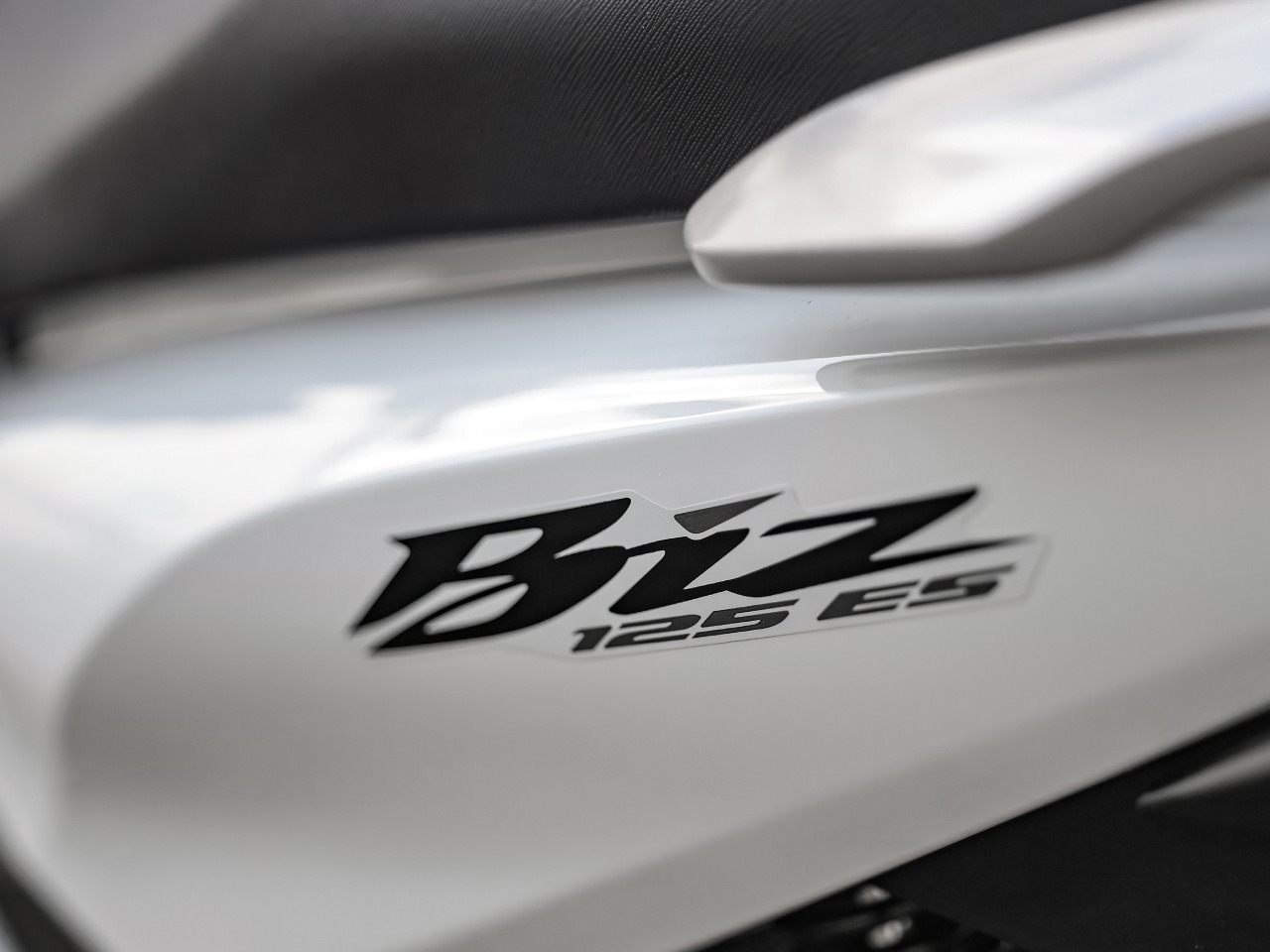 Honda�Biz 125 2027 - escapamentos