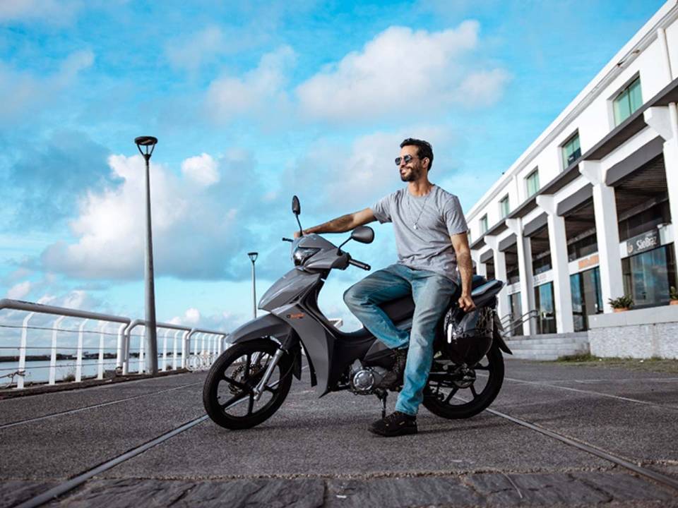 Avelloz AZ125 Alfa