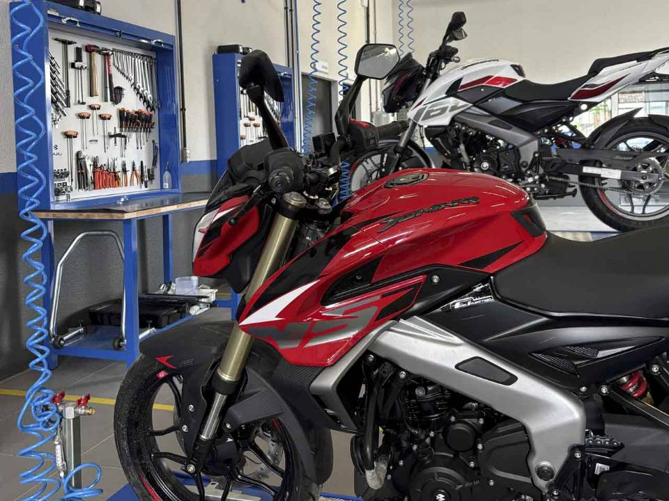 Bajaj Newvia Cambeba em Fortaleza