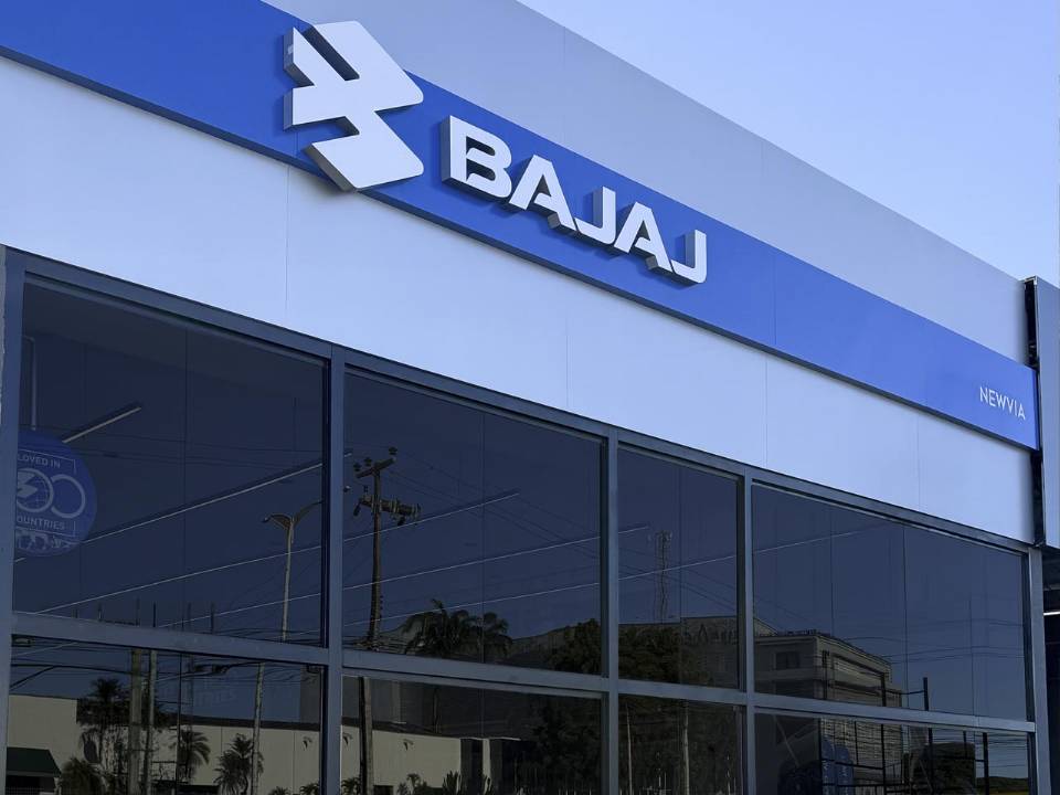 Bajaj Newvia Cambeba em Fortaleza