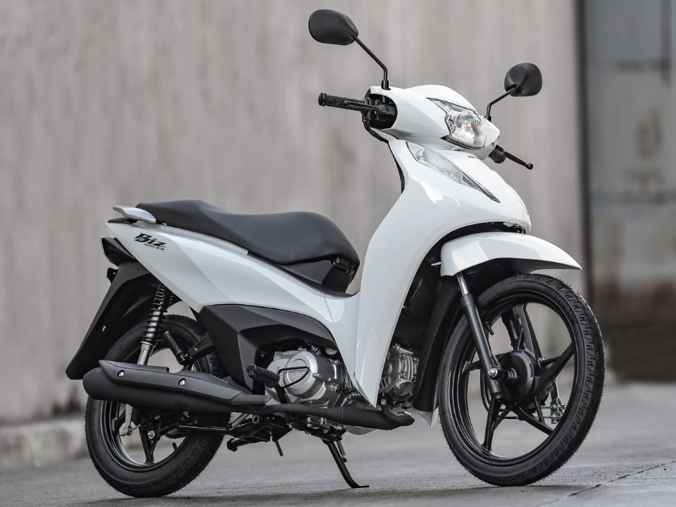 Honda�Biz 125 2027 - 3/4 frente
