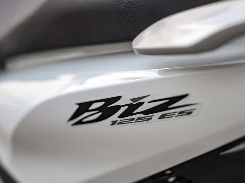 Honda�Biz 125 2027 - escapamentos
