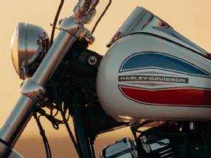 Harley-Davidson relan�a a Super Glide; edi��o marca os 250 anos dos EUA