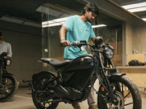 Royal Enfield inicia entregas de primeira el�trica em seus 125 anos de hist�ria