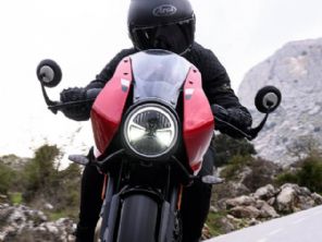 Novas Tracker 400 e Thruxton 400 devem chegar em breve no Brasil