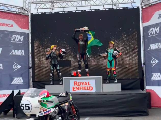 Tati Paze faz história e conquista primeira vitória do Brasil no MotoAmerica