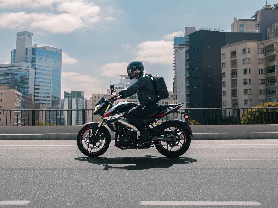 Bajaj�Dominar NS400Z 2026 - lateral
