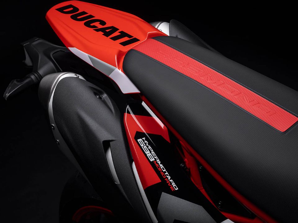 Ducati�Hypermotard 698 Mono 2026 - escapamentos
