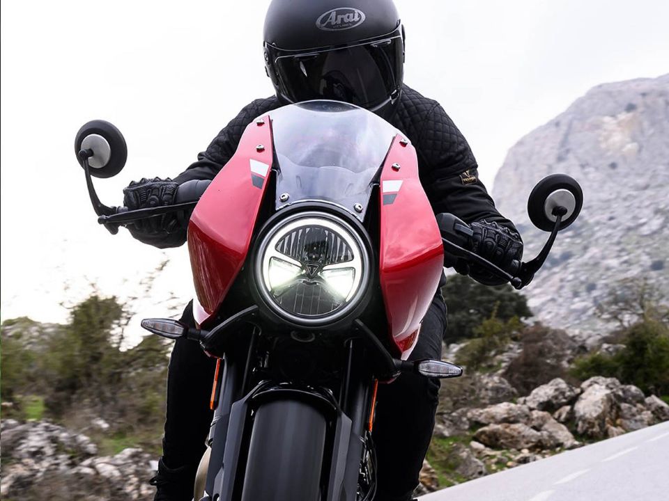 Triumph�Thruxton 400 2026 - frente