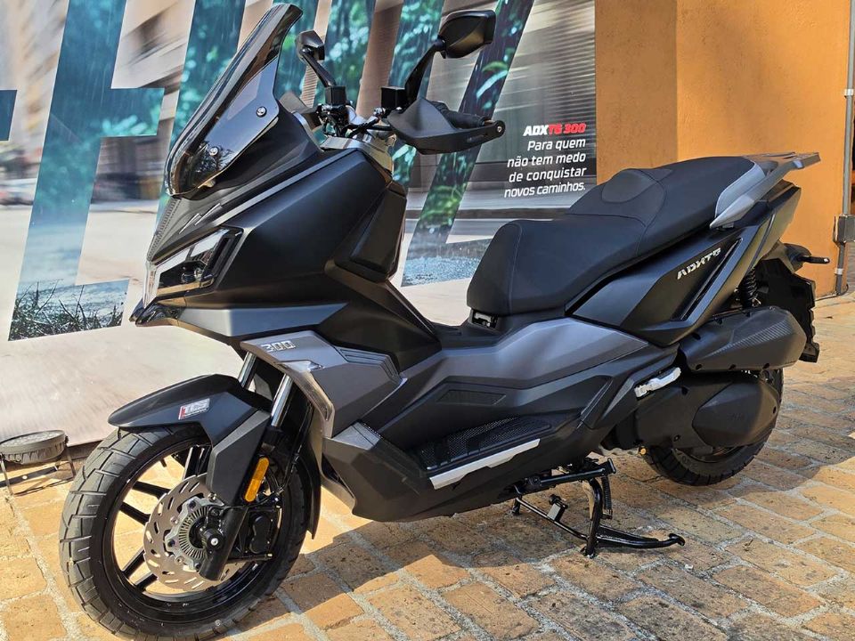 Dafra�ADXTG 300 2027 - 3/4 frente