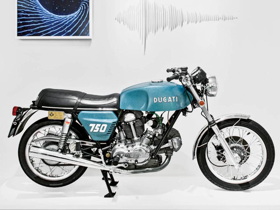 Ducati 100 anos - Ducati 750 GT