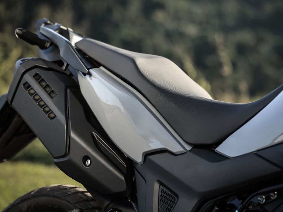 Honda�Sahara 300 2027 - escapamentos