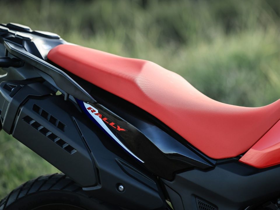 Honda�Sahara 300 2027 - escapamentos