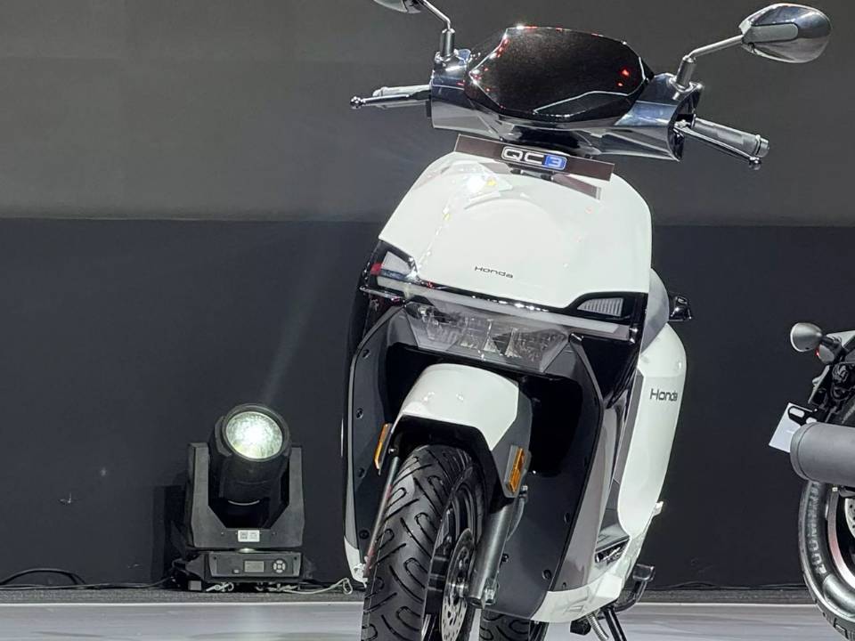 QC3 scooter elétrica
