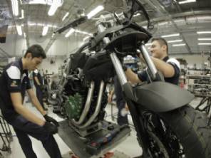 F�brica da BMW em Manaus completa 10 anos e revela testes com a F 450 GS