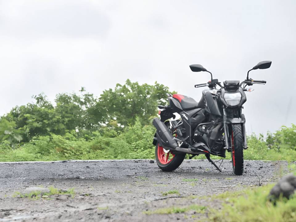 Apache RTR 160 4V
