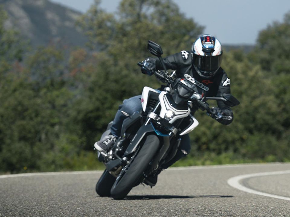 CFMOTO 450NK 2026