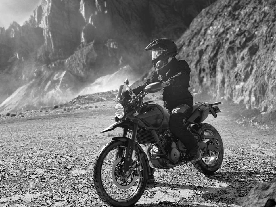 Royal Enfield Mana Black