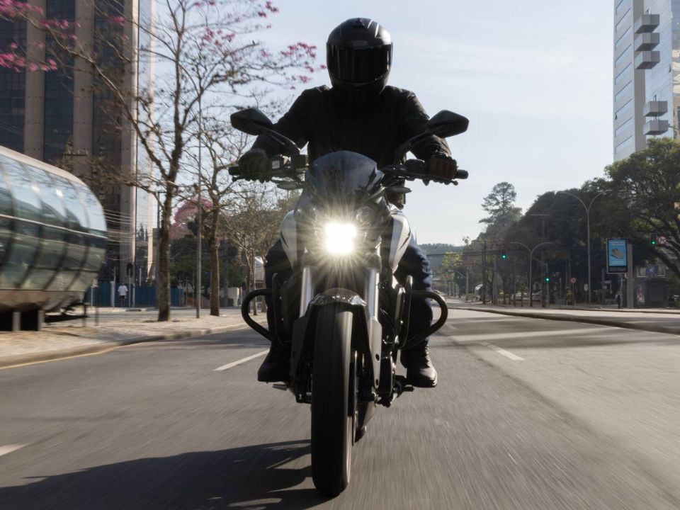 Bajaj�Dominar 250 2027 - frente