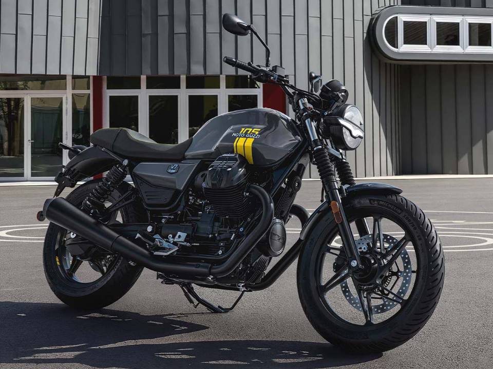 Moto Guzzi V7 Stone - edição especial de 105 anos